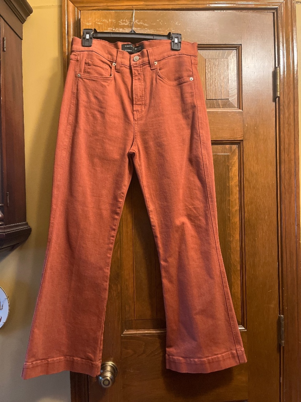 NWOT Veronica Beard High Waist, Slightly Cropped, Flare Jeans.  Sz. 30/10.